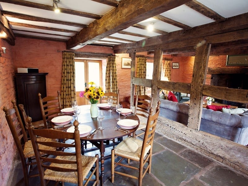 rustic country cottage dining table and chairs