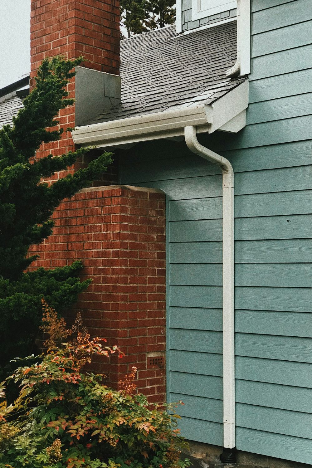 How to Choose the Right Gutter System for Your Home