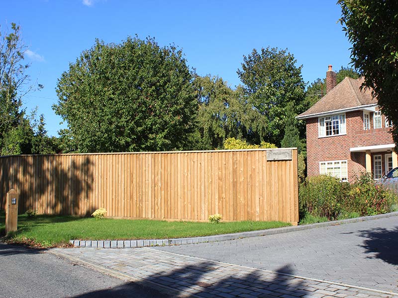 6 Steps to Choosing the Right Wooden Fencing 2025