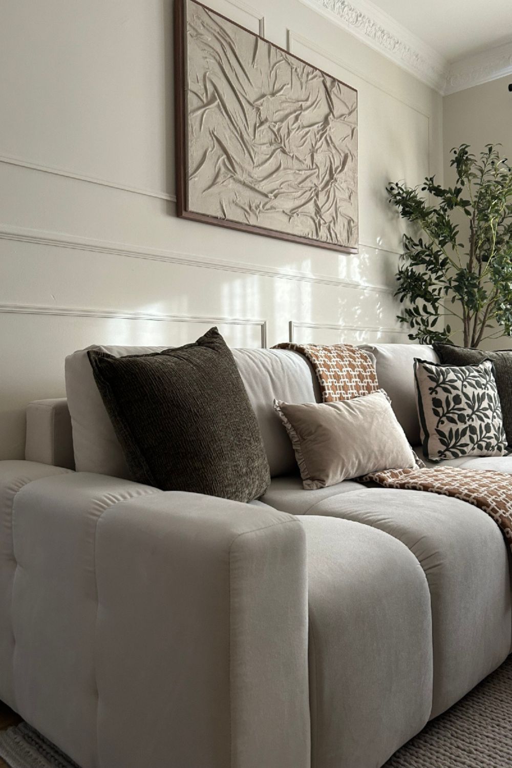 The Honey Pot Sofa Set: Elevating Comfort and Style in Modern Living Spaces