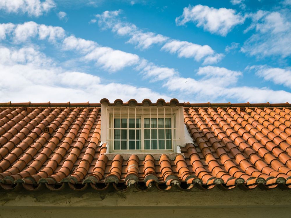 7 Signs Your Roof Is Affecting Your Home’s Interior Comfort