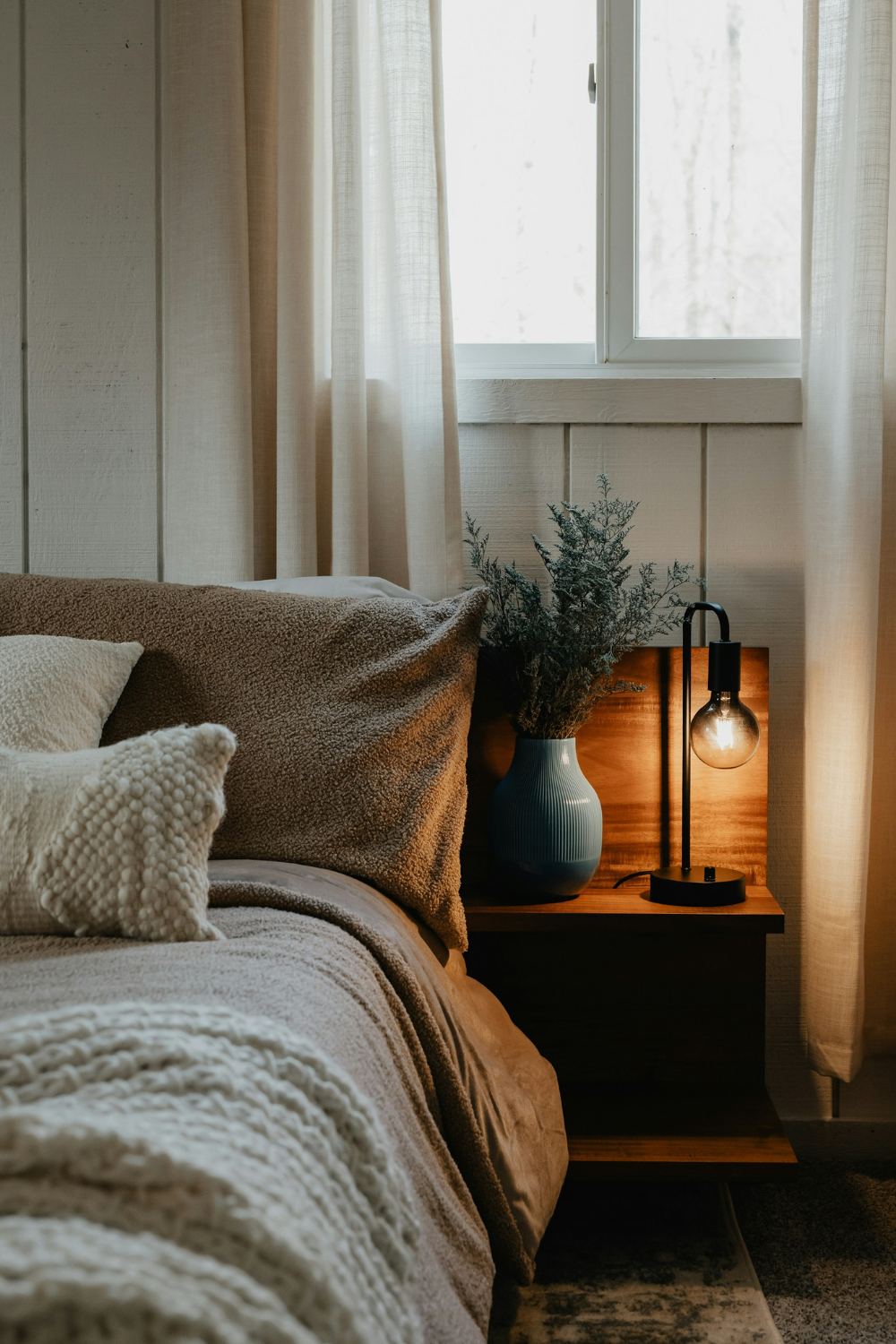 Small Bedroom, Big Comfort: Choosing a Mattress and Layout for Compact Spaces